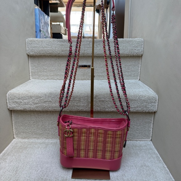 Chanel Gabrielle Hobo Small in Beige Rattan & Pink leather - Picture 13 of 14